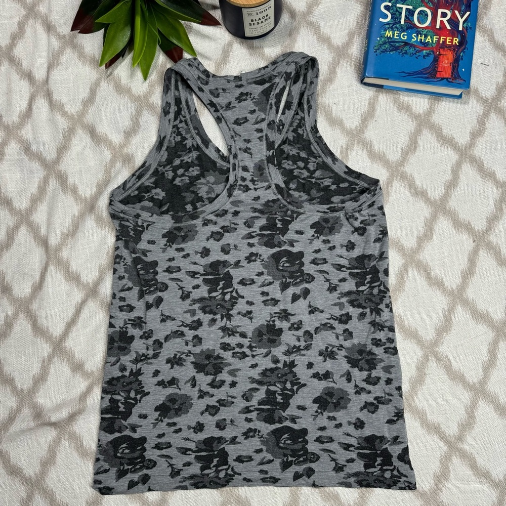 Athleta Floral Racerback Tank Size L Gray Black Workout Yoga Top - Picture 4 of 10